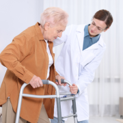 Atendimento odontológico com sedação amplia inclusão e cuidado com pessoas com deficiência em Três Lagoas