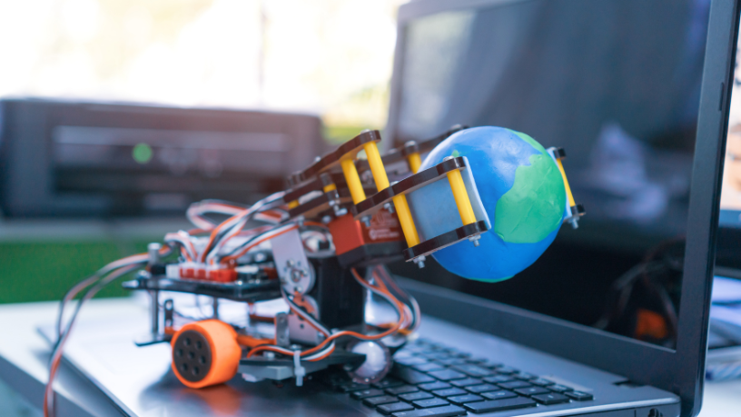 A robótica aplicada a projetos ambientais transforma o aprendizado em prática consciente, como ressalta Gustavo Adolfo Morceli Rodrigues.