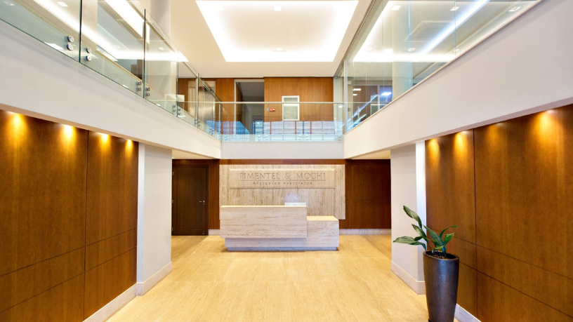 Os efeitos da recuperação judicial ultrapassam a empresa e influenciam o ambiente econômico, segundo Pimentel & Mochi Advogados Associados.